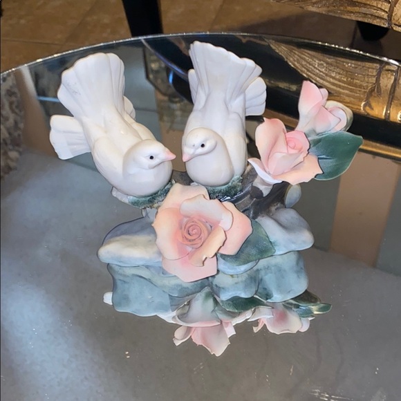Capodimonte Other - Box41 Capodimonte Italy Porcelain Doves with Pink Roses Figurine